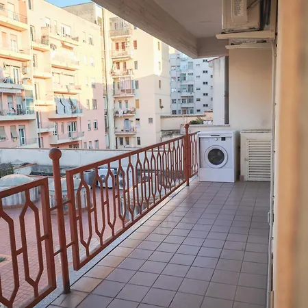 Capital Apartment *